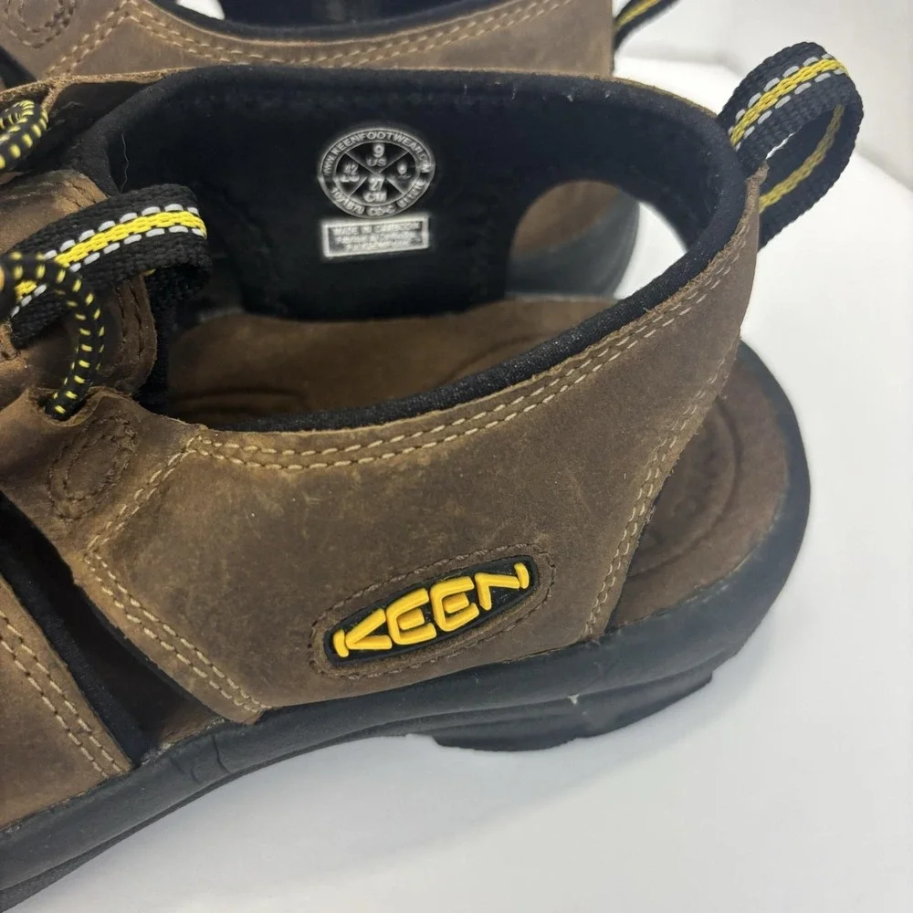 KEEN Newport Waterproof Leather Hiking Sandals Mens 9 Brown Closed Trail Shoes